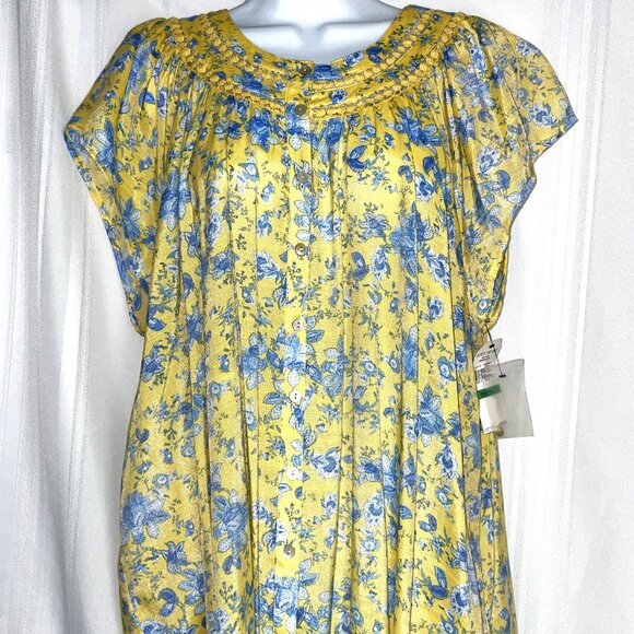 NWT Women's Size Large SKYE's THE LIMIT Yellow with Blue Flowers SS Blouse - Picture 1 of 10